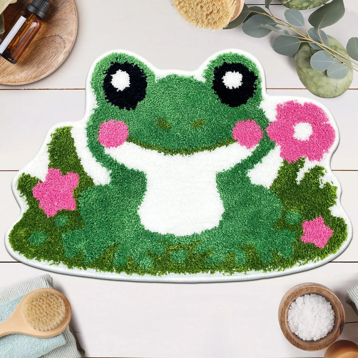 Frog Bathroom Decor, Cute Frog Small Bath Mat 16x24 Inch, Cute Bathroom Decor, Green  Non Slip Absorbent Soft Washable Bath Mat for Tub, Bathtub, Shower Room, Bedroom